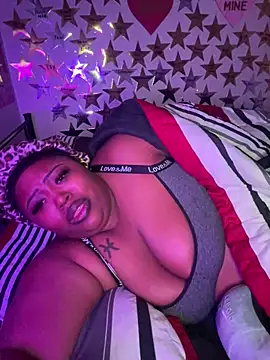 Chocolatebunnyxx96's cam snapshot