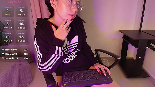 Natalye_23's cam snapshot