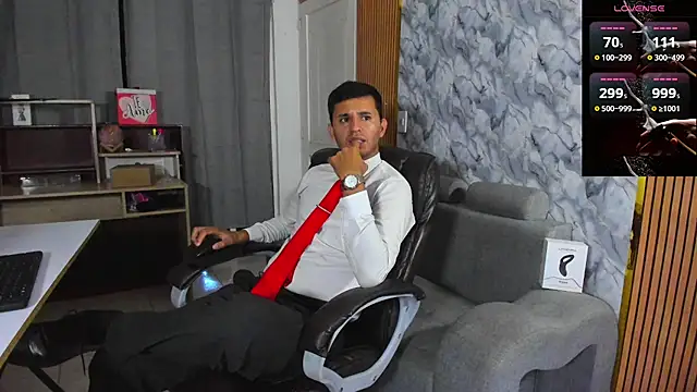 Hideintheoffice's cam snapshot