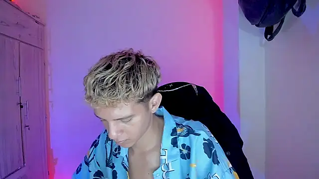 tylernova's cam snapshot