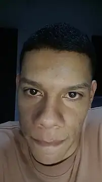 milo_cruz_'s cam snapshot