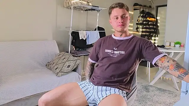 more__than__love's cam snapshot