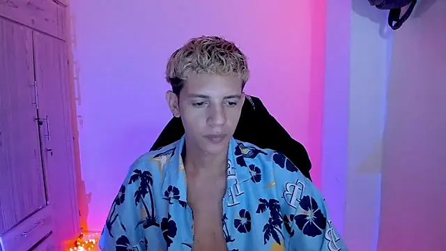 tylernova's cam snapshot