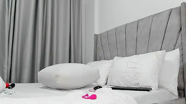 thee_sexy_goddess's cam snapshot