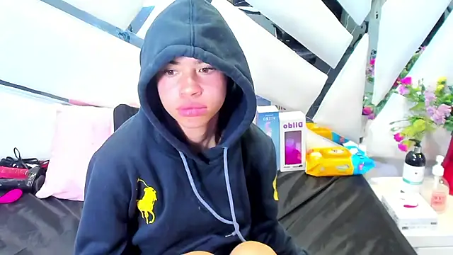 Nanis_James's cam snapshot