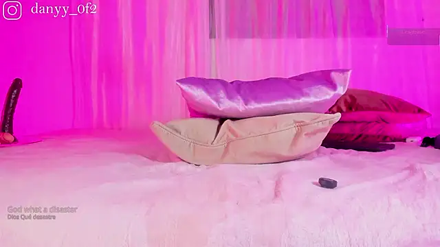 Daniihot__'s cam snapshot