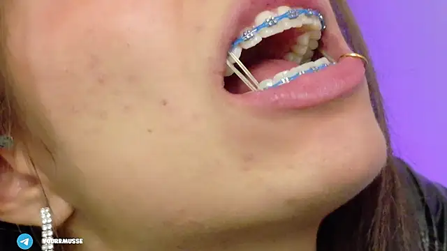 Yourrmuse_'s cam snapshot