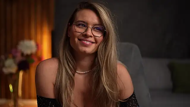 BrandyWhite's cam snapshot