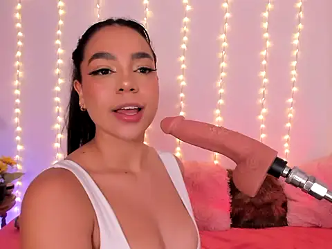 messyDEEPTHROAT live sex cam