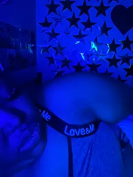 Chocolatebunnyxx96's cam snapshot