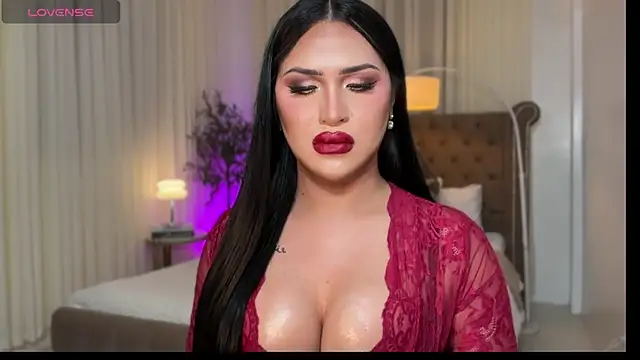 Your_Majesty_Tyra live sex cam