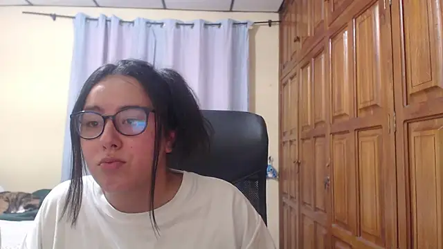 Venus_cat_'s cam snapshot