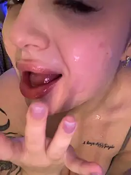 KellyMoors's cam snapshot