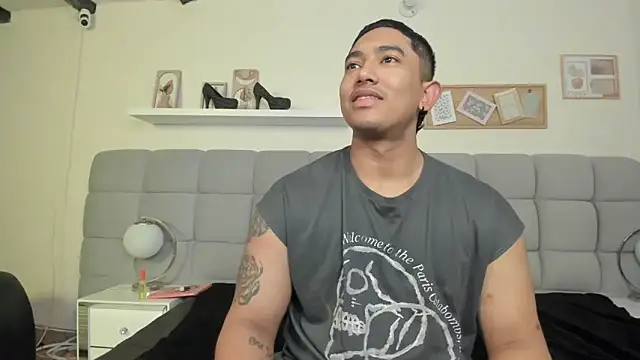 erotic_sins's cam snapshot