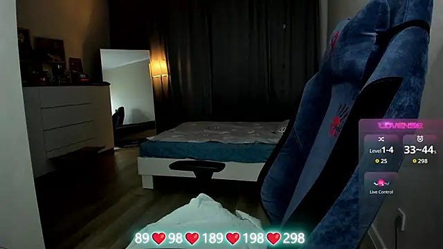 Olivia_Munk's cam snapshot