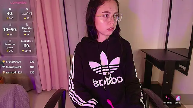 Natalye_23's cam snapshot