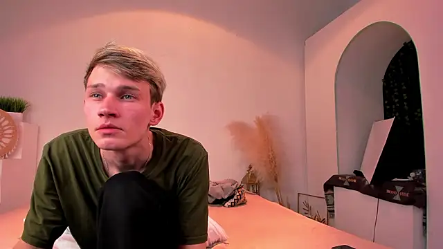 Volan_Starts live sex cam