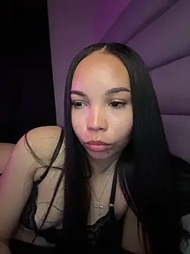 nikkiloveee's cam snapshot