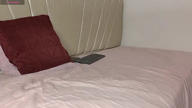 aly_n_sebas live sex cam