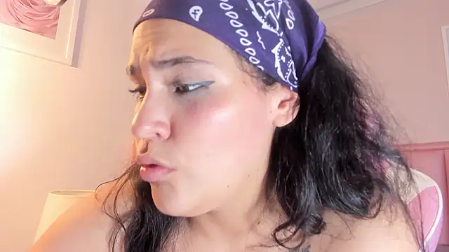 TIFFANY_GLOW__'s cam snapshot