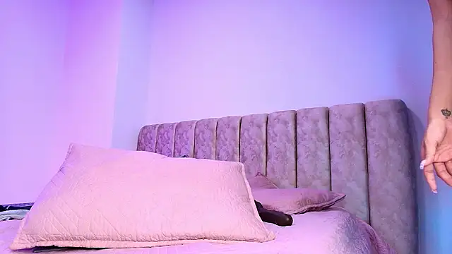 arl_chloee's cam snapshot