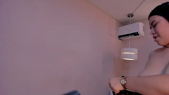 monserrat_cutte's cam snapshot