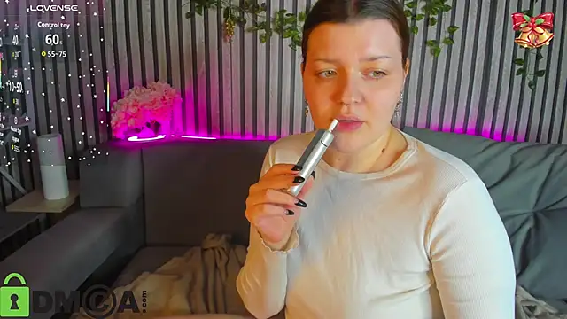 Michele_Greenn's cam snapshot