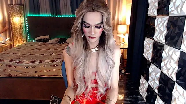 MonstrousCockDiva live sex cam