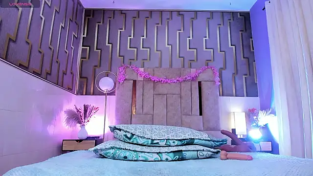 luna_maisonn's cam snapshot