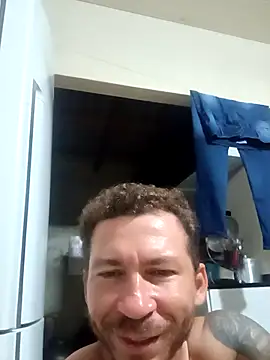 RobertoLuiz84 live sex cam