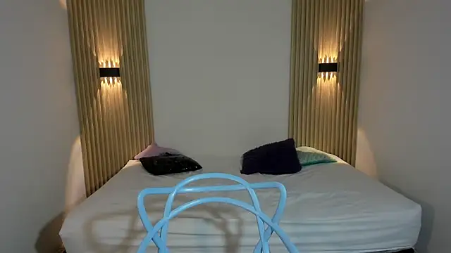 lunaMontclair's cam snapshot