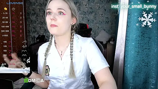 Your_small_bunny's cam snapshot