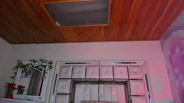 emili_clark's cam snapshot