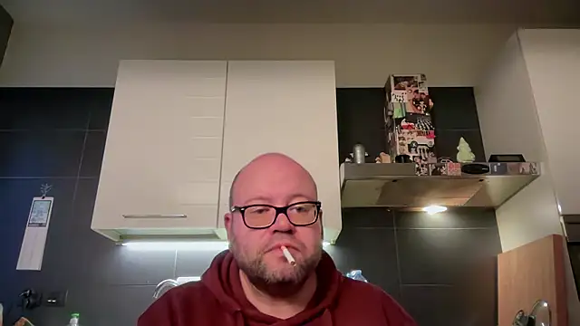 theitalianbear live sex cam