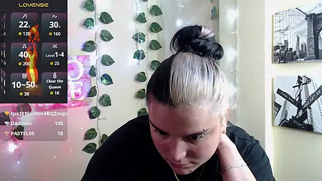 Nika_1_'s cam snapshot