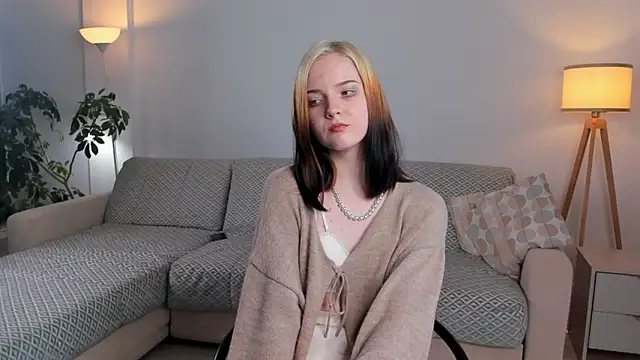 LishaSeirer's cam snapshot