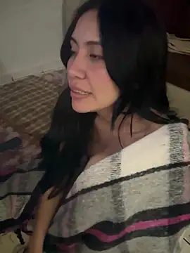 LunaAurora3's cam snapshot