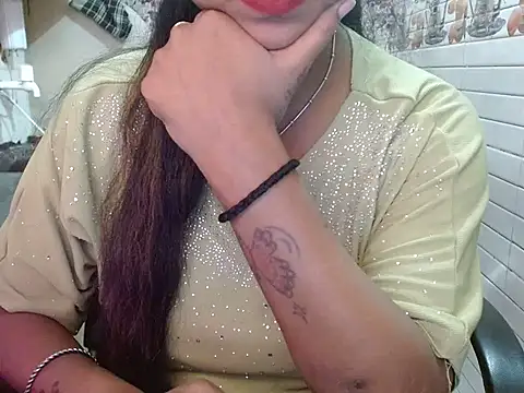 LovingPihu's cam snapshot