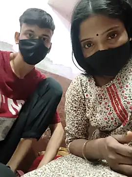 couplegk71 live sex cam