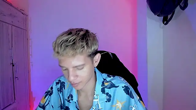 tylernova live sex cam