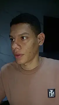 milo_cruz_ live sex cam