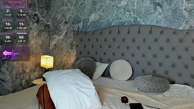 LucyLovelyy's cam snapshot