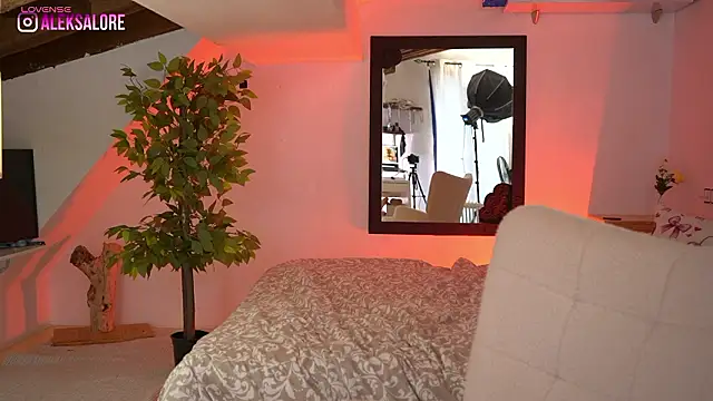 LexieLoree live sex cam