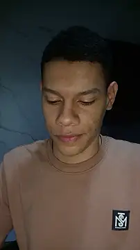 milo_cruz_'s cam snapshot