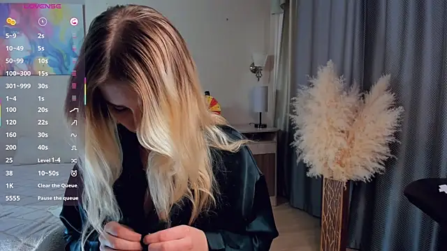 LuanaFincel live sex cam