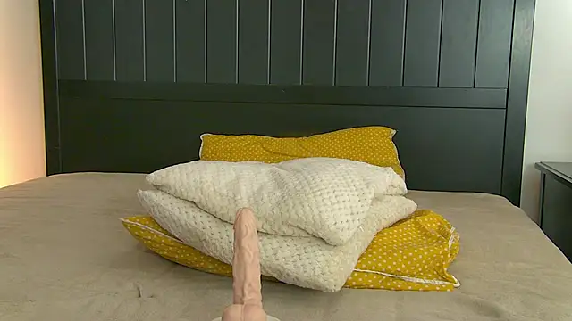 Yanira_Muslim live sex cam