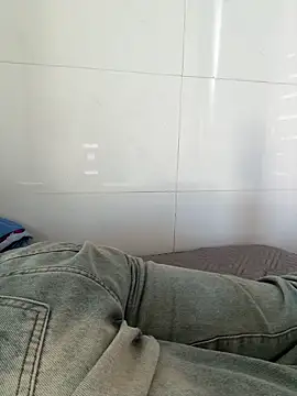 Mikaa_2k's cam snapshot