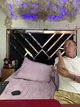 BriannaTS_and_David's cam snapshot