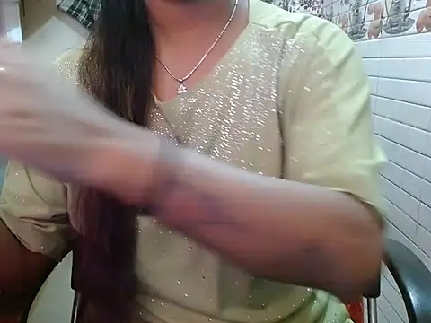 LovingPihu's cam snapshot