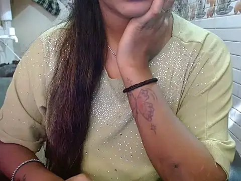 LovingPihu's cam snapshot